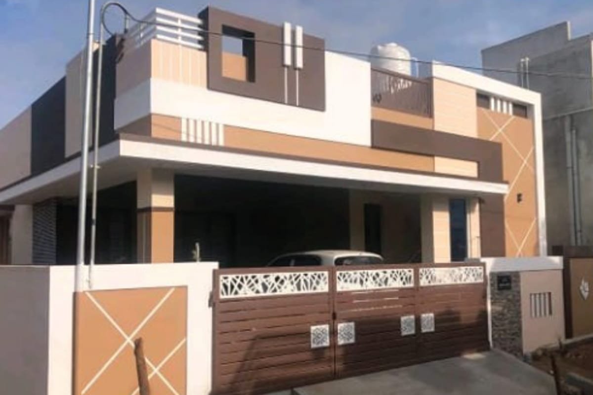 Contemporary residence with compound ÔÇö Shakthi Builders